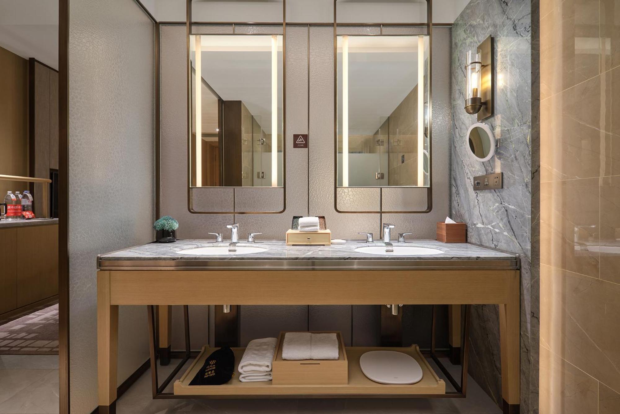 Dongguan Dongcheng International Hotel - Free Shuttle Buses For Executive Room Guests During Canton Fair Exteriér fotografie