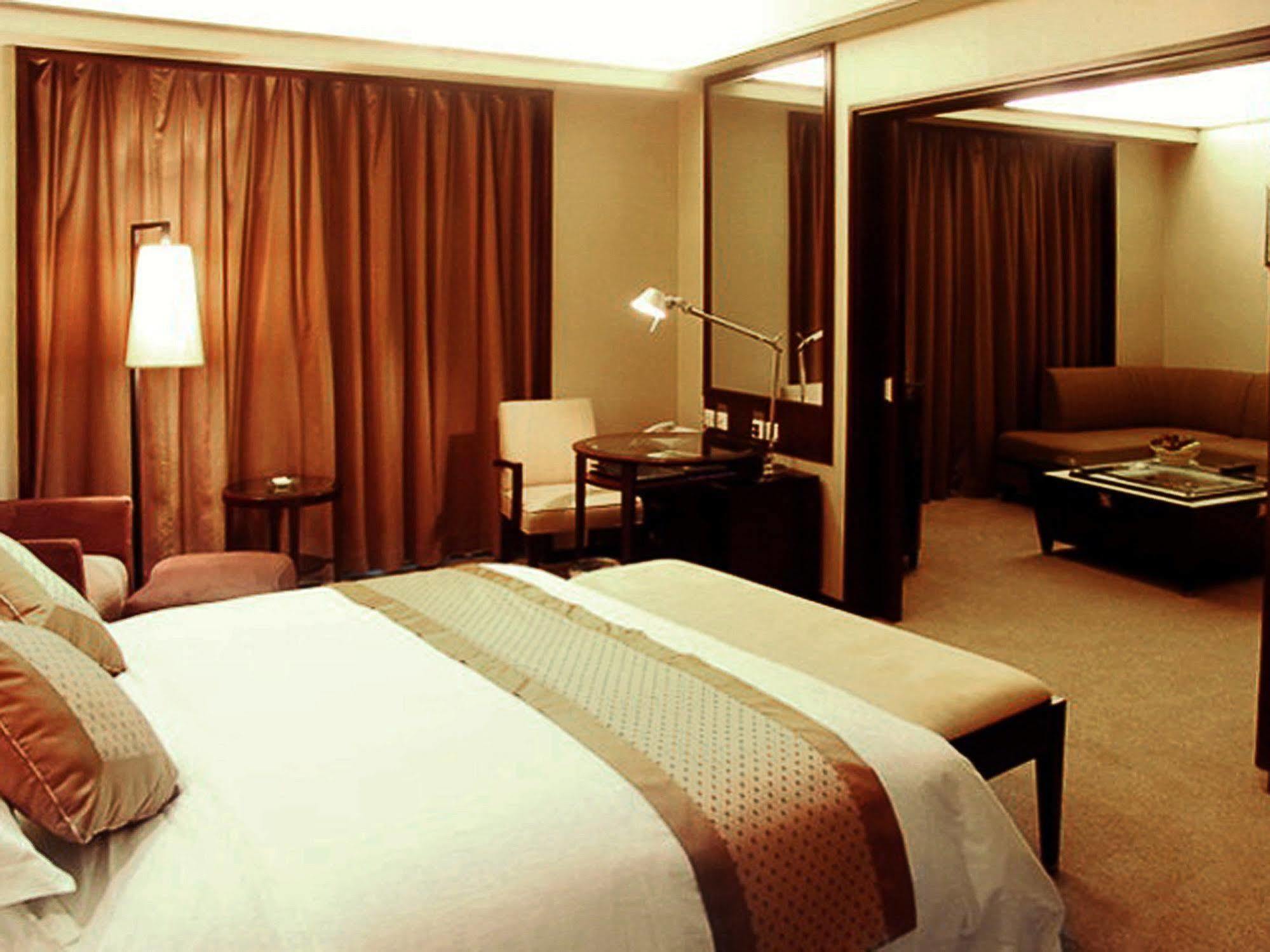 Dongguan Dongcheng International Hotel - Free Shuttle Buses For Executive Room Guests During Canton Fair Exteriér fotografie
