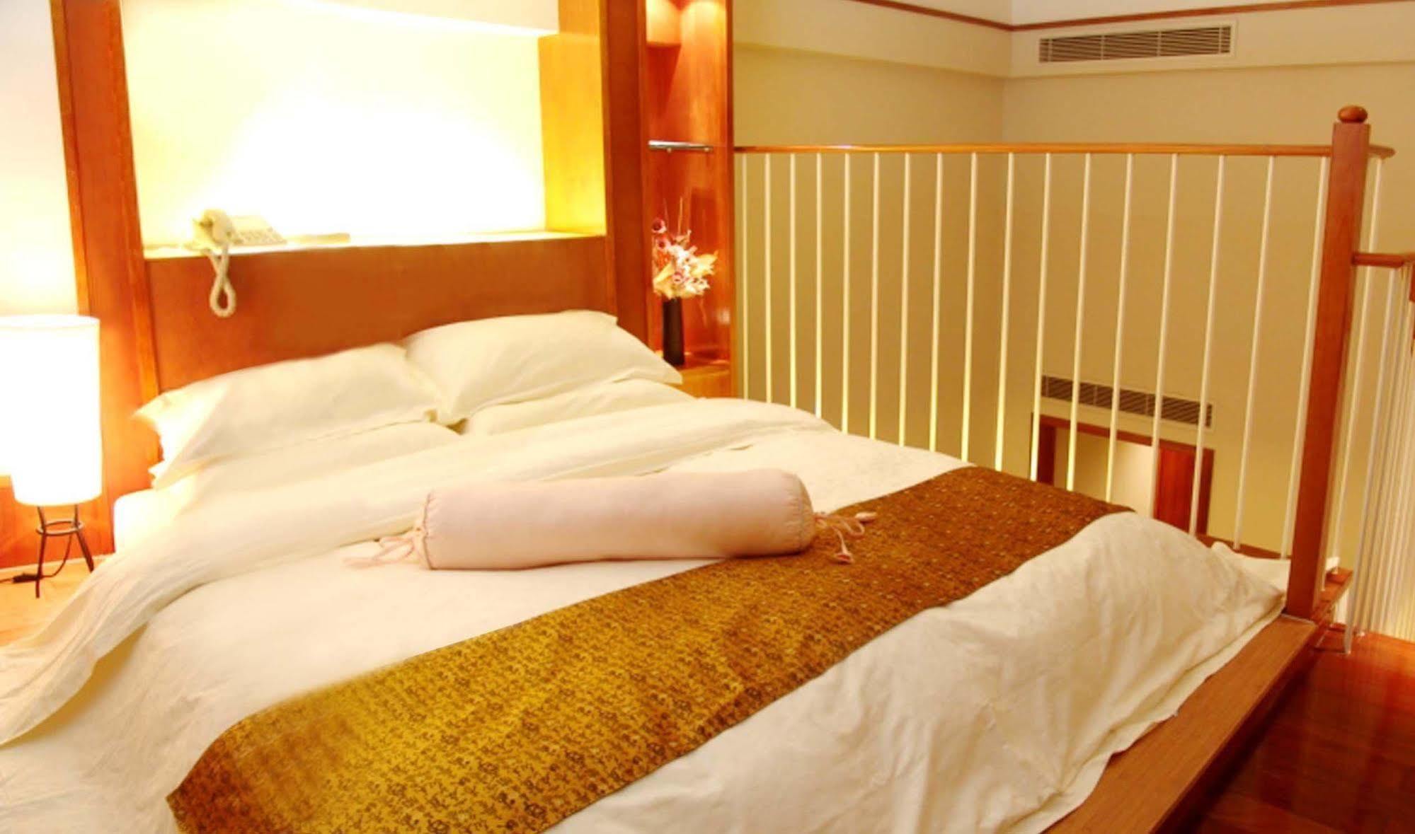 Dongguan Dongcheng International Hotel - Free Shuttle Buses For Executive Room Guests During Canton Fair Exteriér fotografie